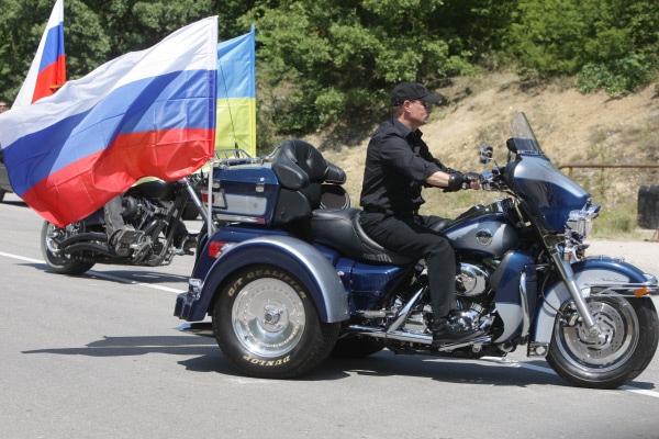 Владимир Путин на "Харлее"