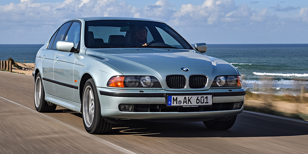 BMW 540i  Один из своих любимых автомобилей Михаил купил в Штатах в 1999 году. &laquo;Пятеркой&raquo; в кузове E39 певец владел вплоть до 2007 года.